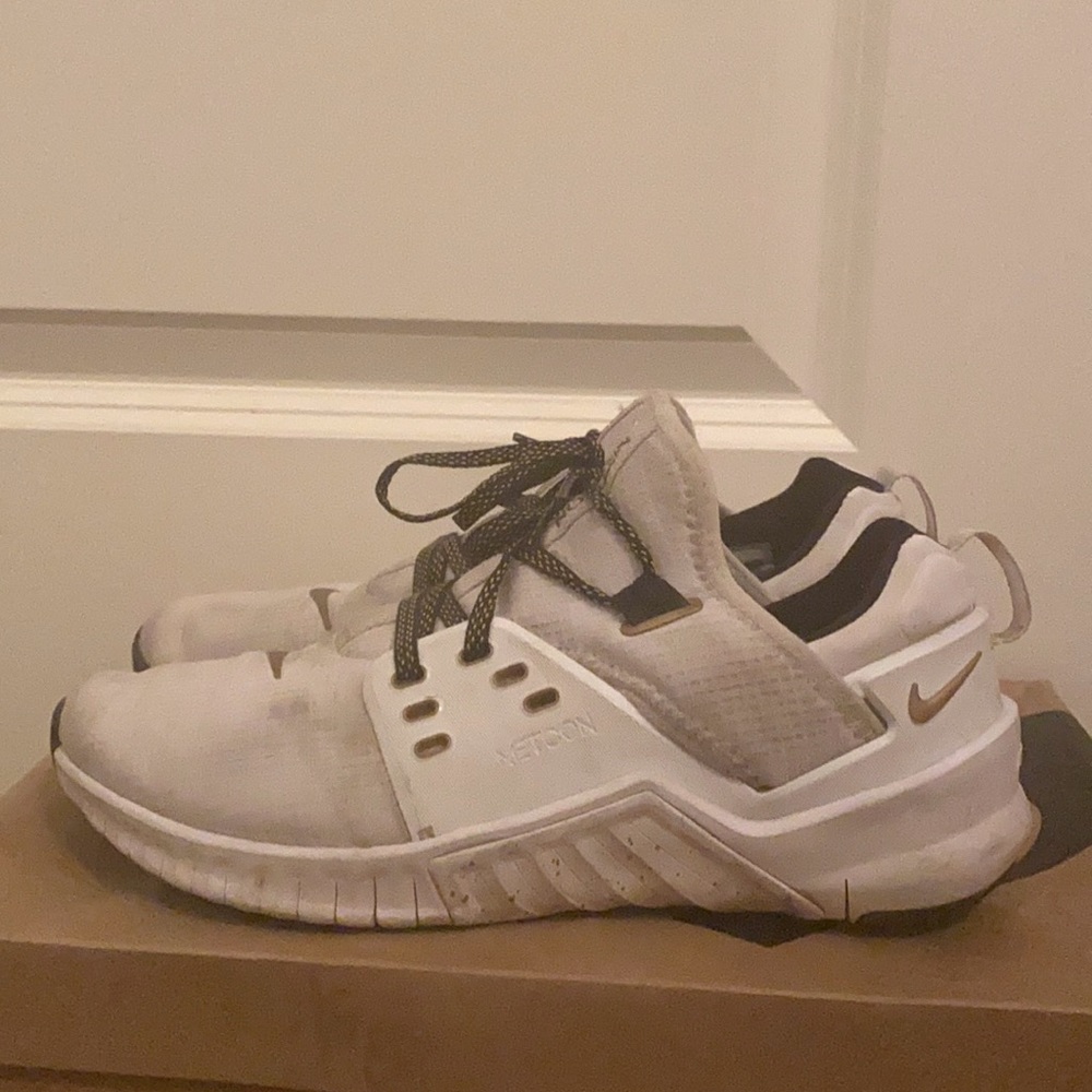 NIKE METCONS